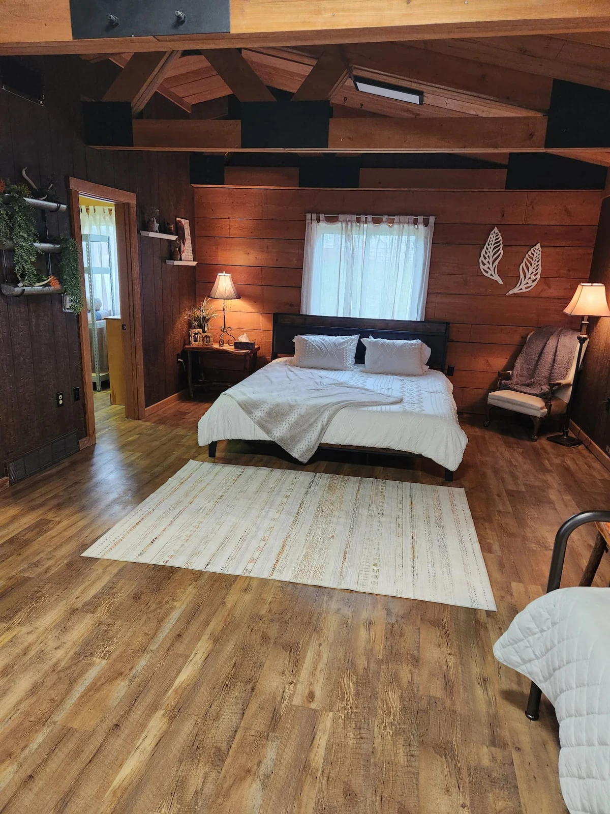 The Private Cabin: The Private Cabin